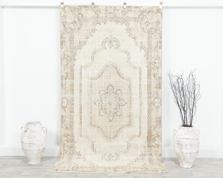 Beige Oushak Rug 4' 6" x 8' 2" | No. VR10013