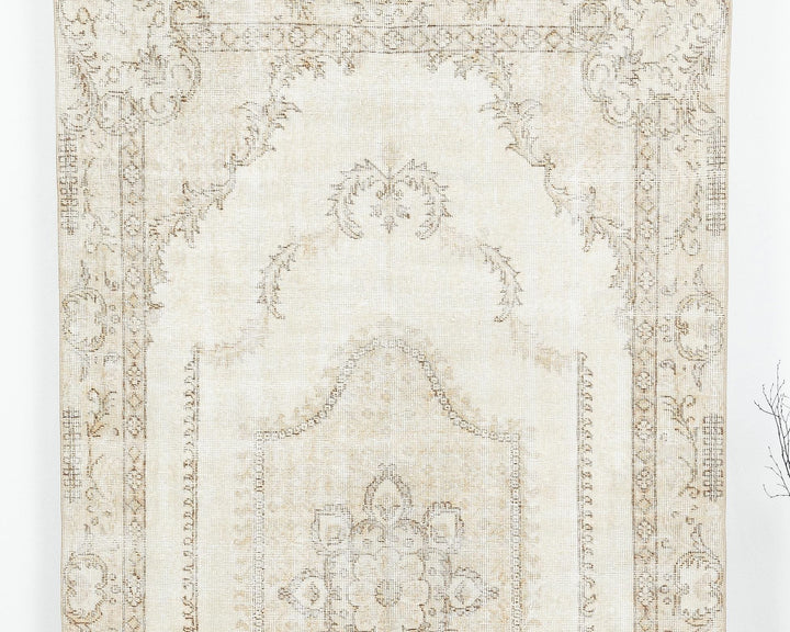 Beige Oushak Rug 4' 6" x 8' 2" | No. VR10013