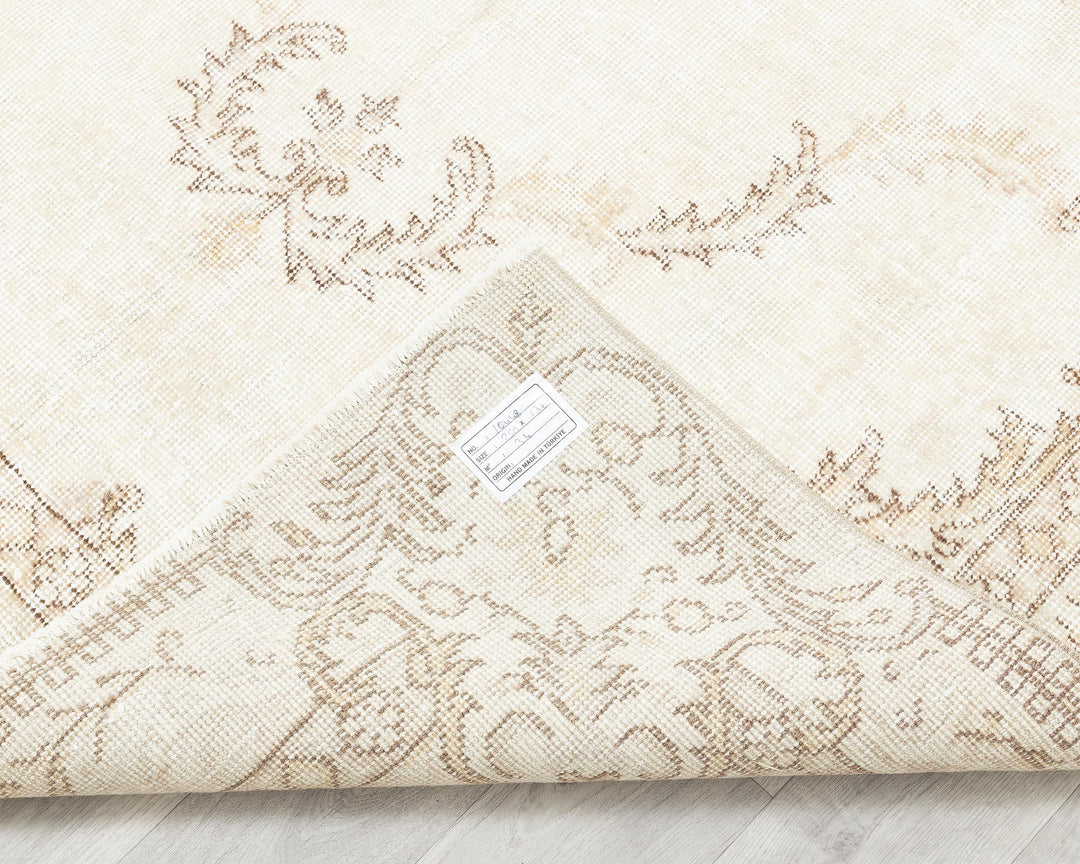 Beige Oushak Rug 4' 6" x 8' 2" | No. VR10013
