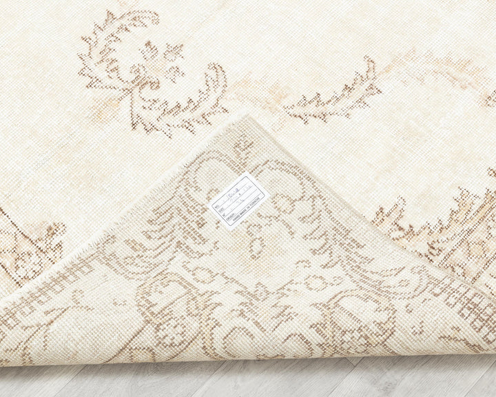 Beige Oushak Rug 4' 6" x 8' 2" | No. VR10013