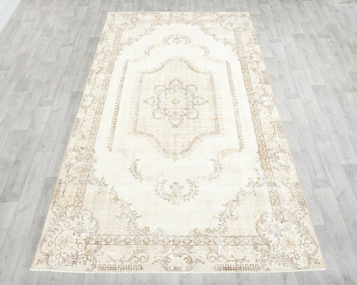 Beige Oushak Rug 4' 6" x 8' 2" | No. VR10013