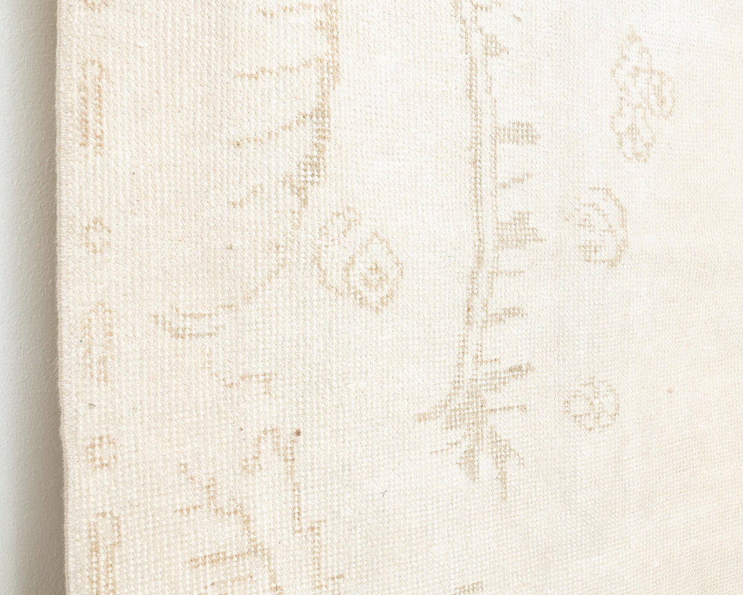 Beige Oushak Rug 6' 1" x 10' 1" | No. VR47625
