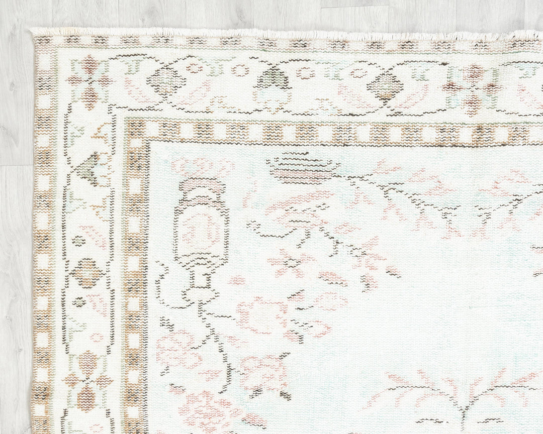 Neutral Oushak Rug 5' 6" x 9' 7" | No. VR20294