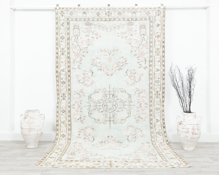 Neutral Oushak Rug 5' 6" x 9' 7" | No. VR20294