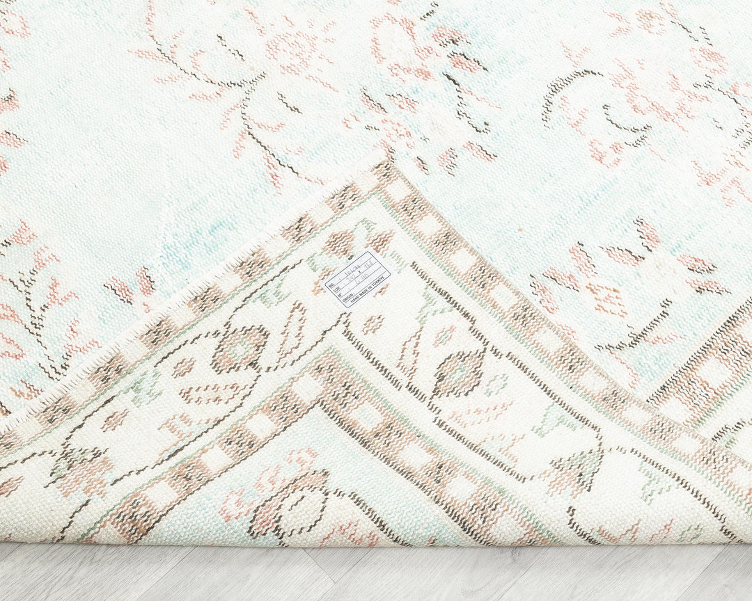 Neutral Oushak Rug 5' 6" x 9' 7" | No. VR20294