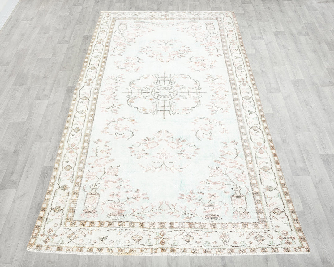 Neutral Oushak Rug 5' 6" x 9' 7" | No. VR20294