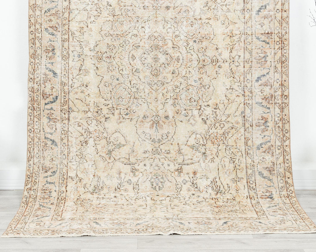 Beige Oushak Rug 4' 11" x 8' 5" | No. VR51968