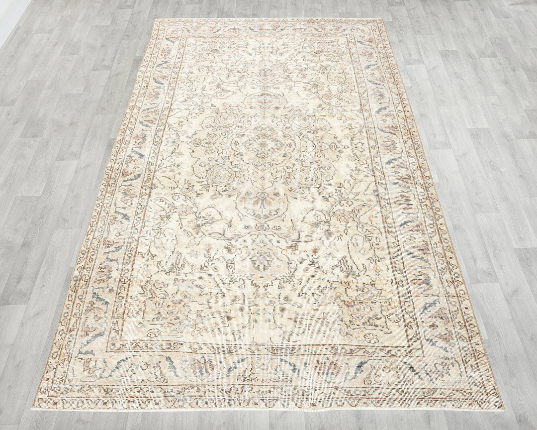 Beige Oushak Rug 4' 11" x 8' 5" | No. VR51968