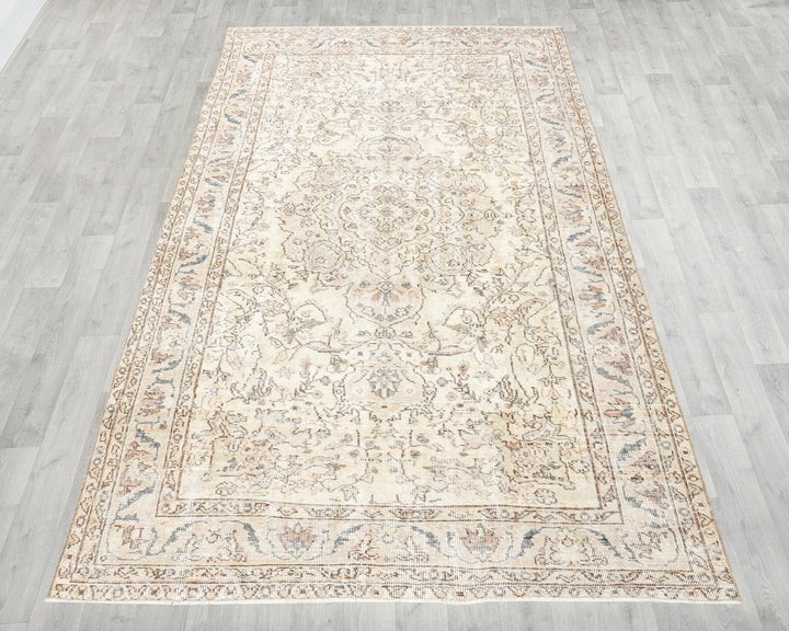 Beige Oushak Rug 4' 11" x 8' 5" | No. VR51968