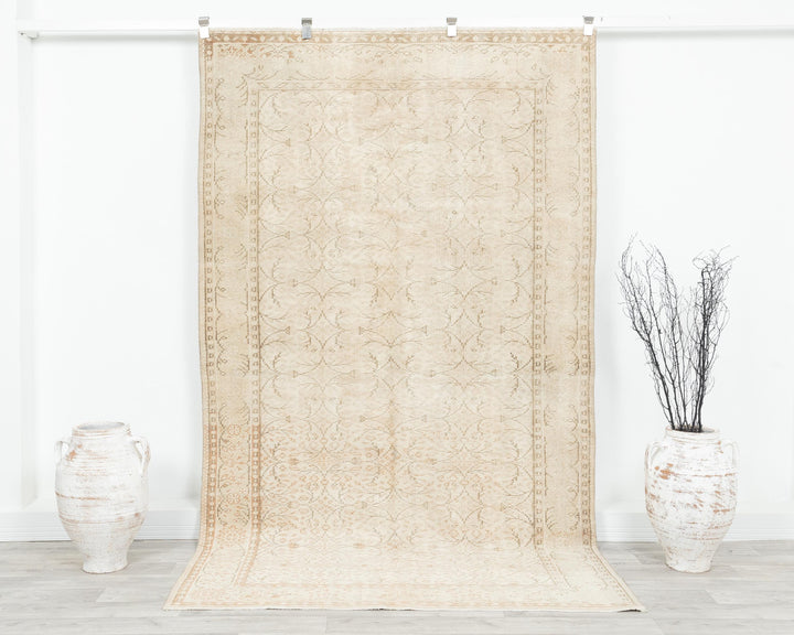 Beige Oushak Rug 5' x 8' 8" | No. VR26216