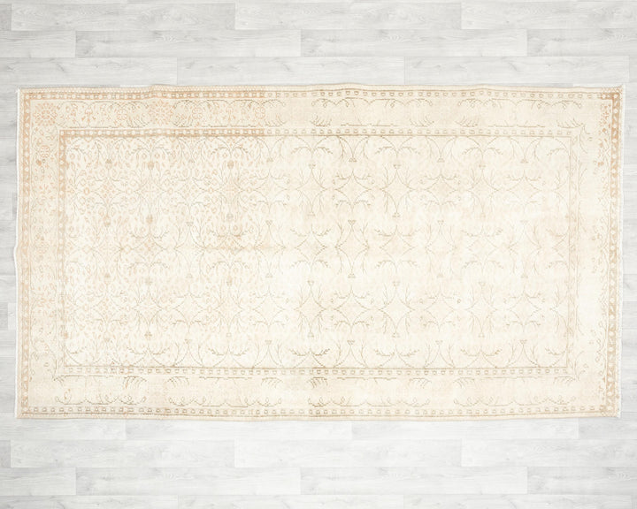 Beige Oushak Rug 5' x 8' 8" | No. VR26216