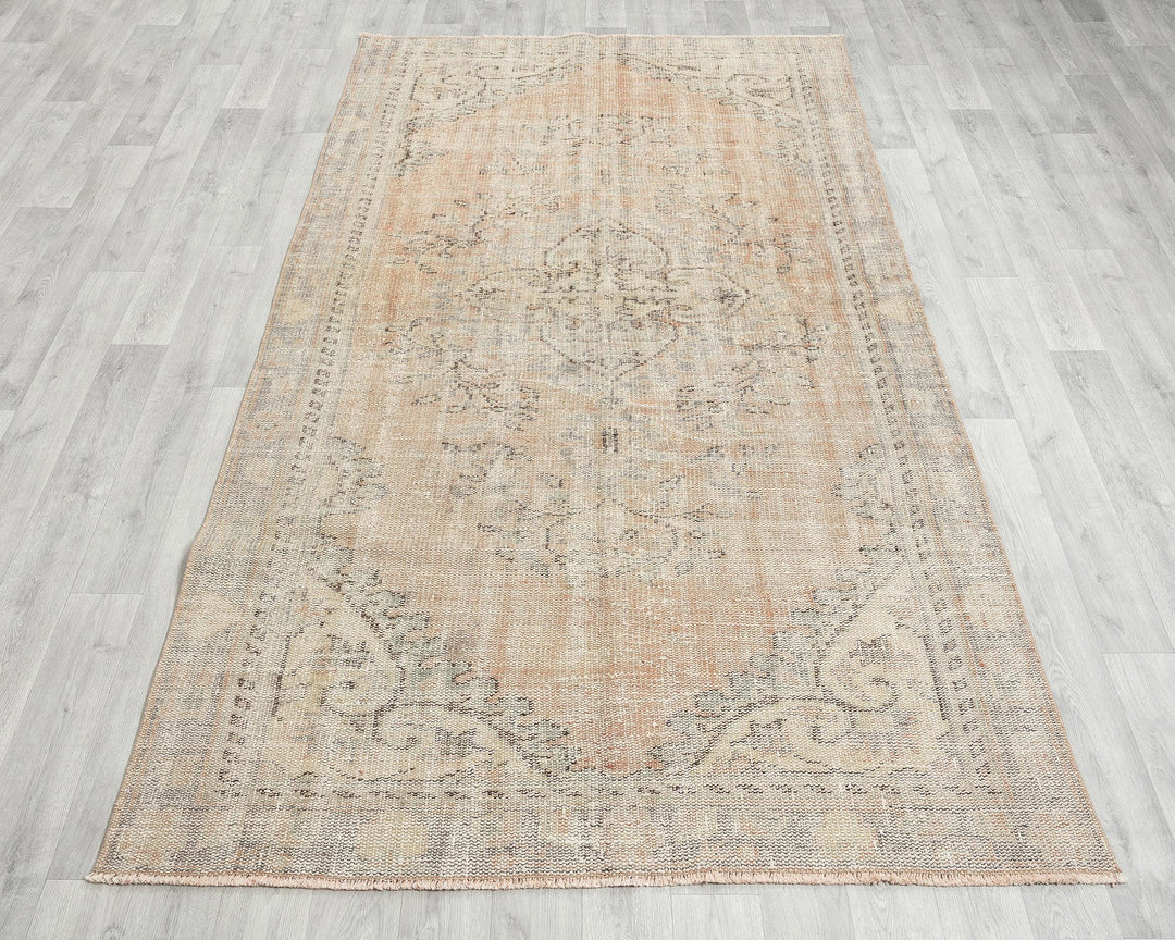 Faded Oushak Rug 4' 8" x 8' 4" | No. VR16840