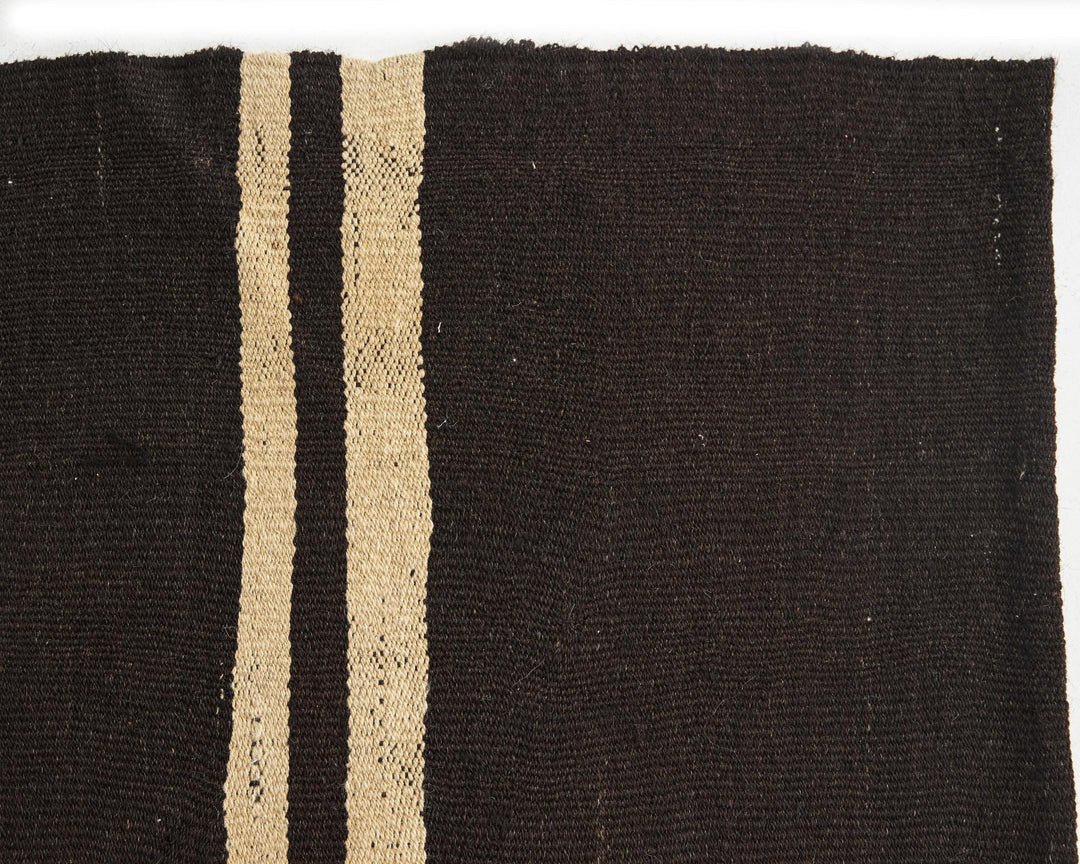 Brown Kilim Rug 5' 11" x 9' 6" | No. VR81527