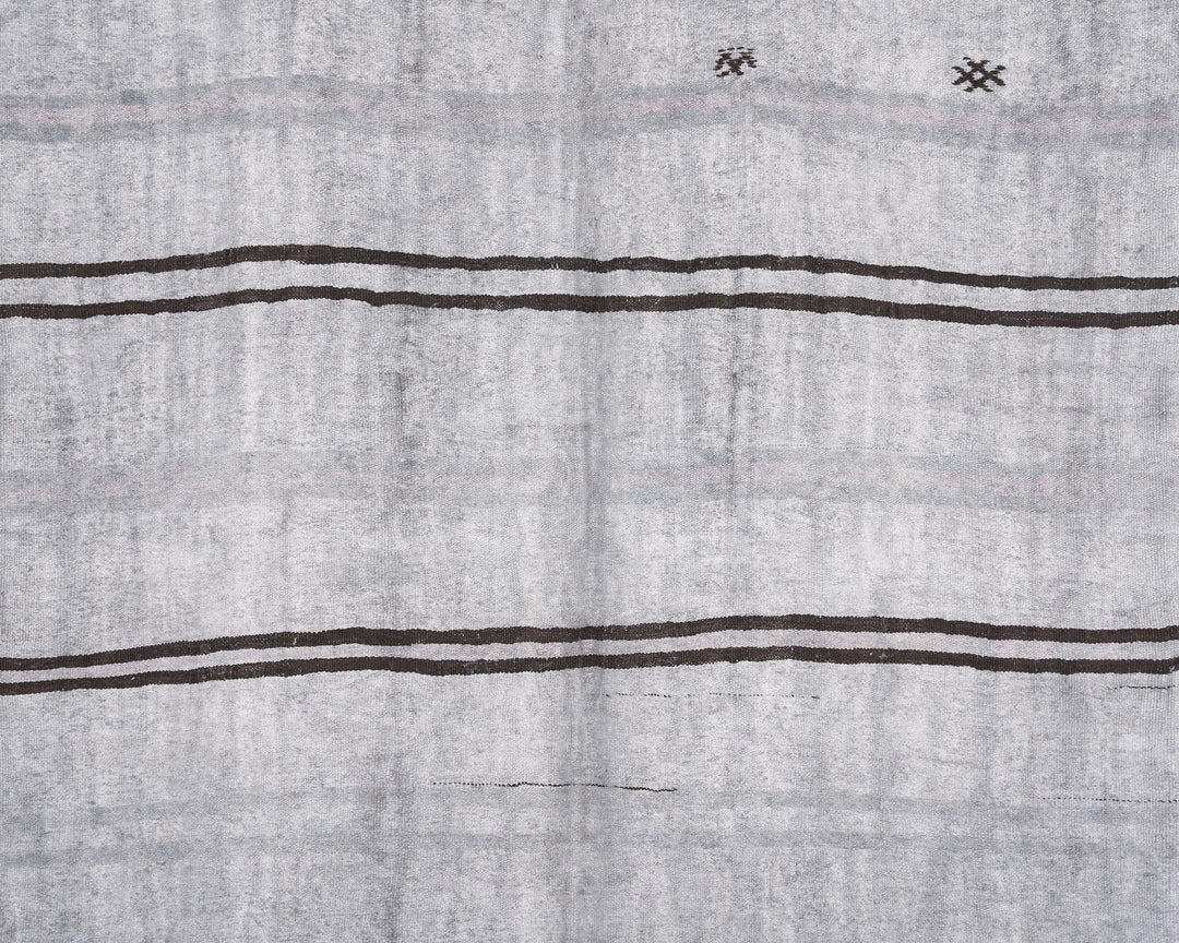 Blue Kilim Rug 5' 7" x 8' 5" | No. VR25836