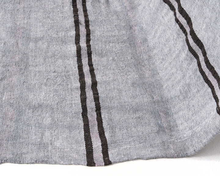 Blue Kilim Rug 5' 7" x 8' 5" | No. VR25836