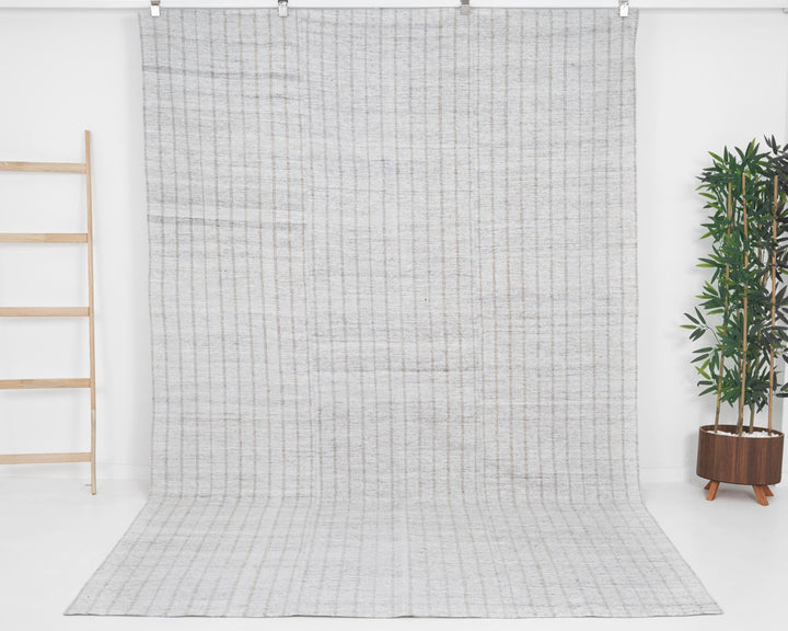 Gray Kilim Rug 6' 7" x 10' | No. VR94471