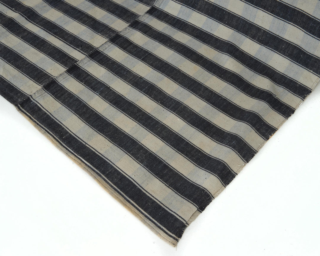 Kilim Rug 5' 7" x 8' 6" | No. VR75627