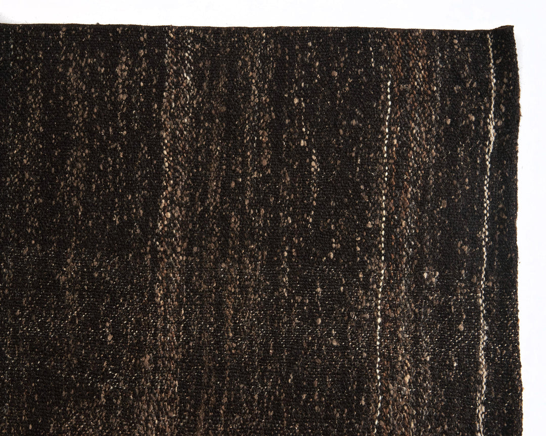 Kilim Rug 5' 5" x 10' 1" | No. VR22517