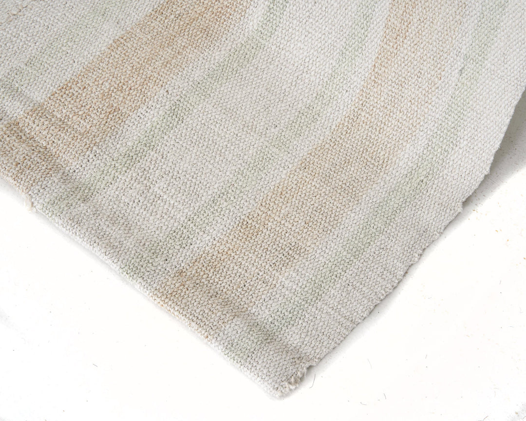 White Kilim Rug 5' 7" x 7' 1" | No. VR20975