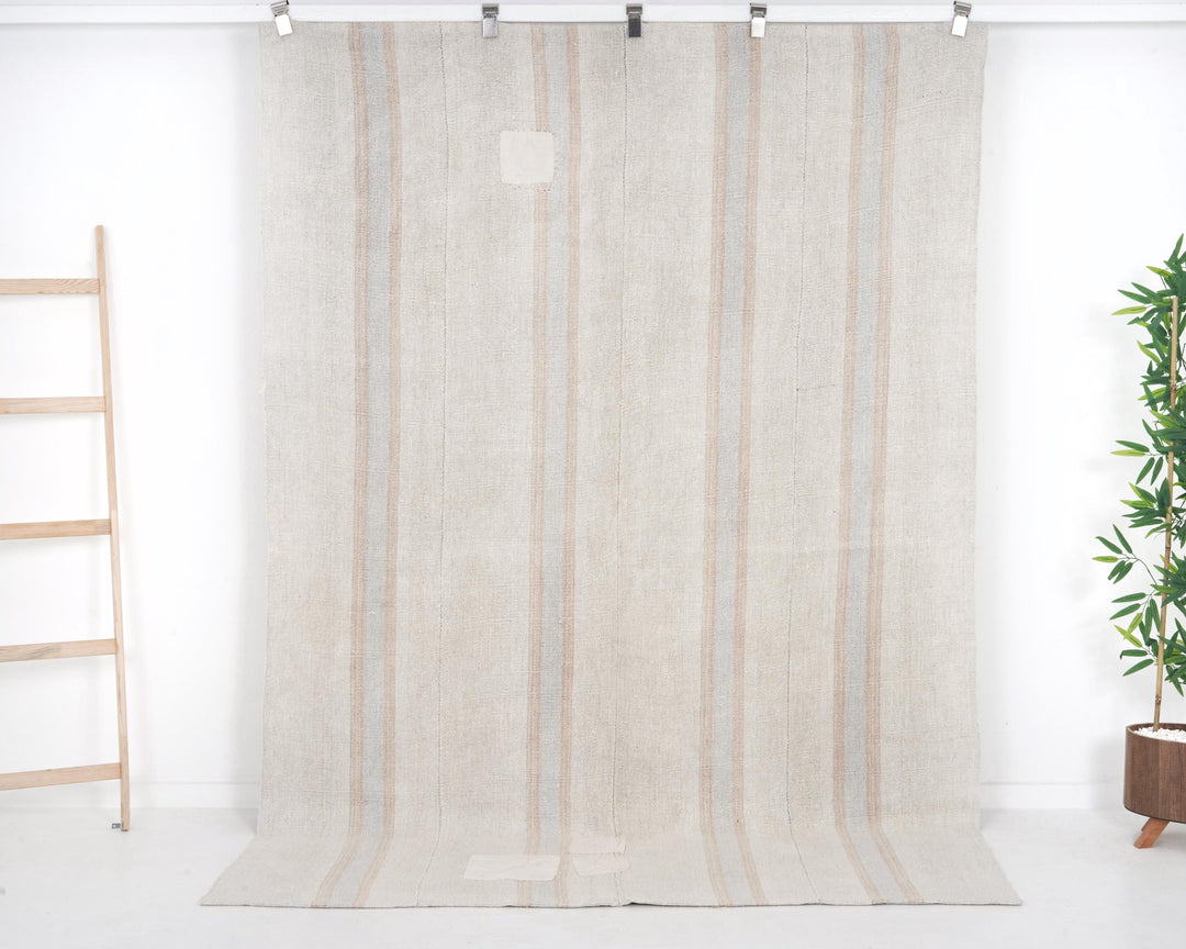 White Kilim Rug 5' 8" x 8' 1" | No. VR68005