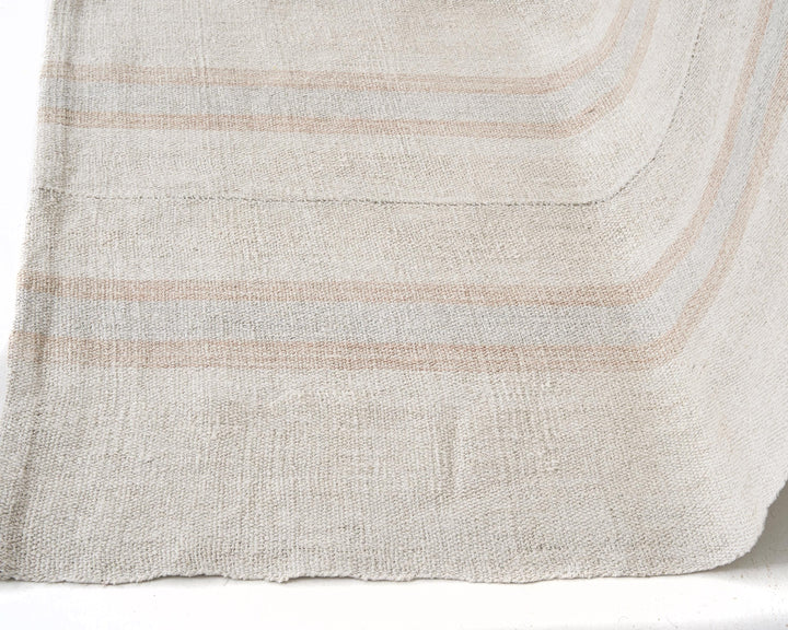 White Kilim Rug 5' 8" x 8' 1" | No. VR68005