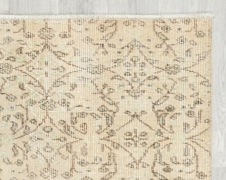 Beige Oushak Rug 2' 8" x 6' 4" | No. VR58637