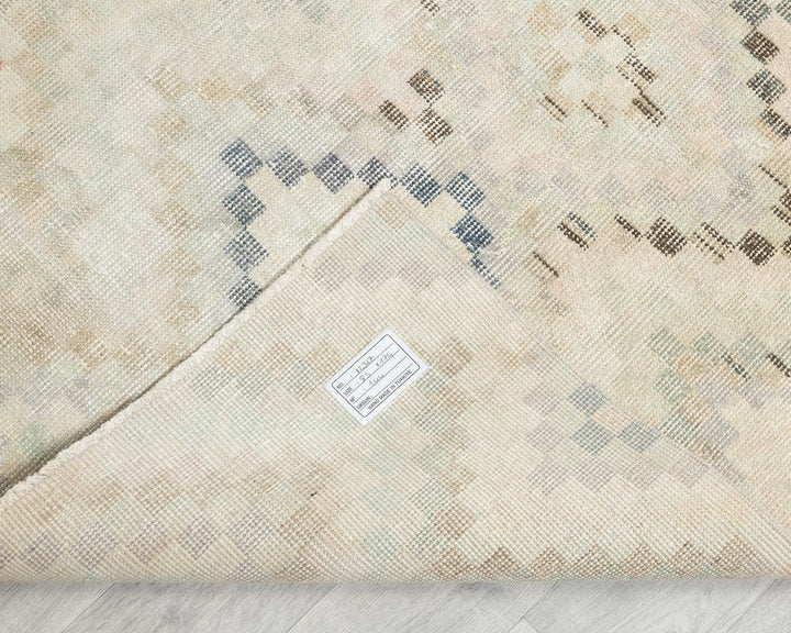 Beige Oushak Rug 2' 8" x 5' 8" | No. VR97293