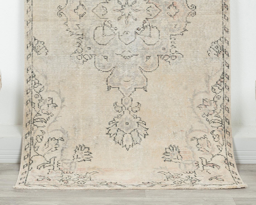 Beige Oushak Rug 3' x 5' 11" | No. VR29743