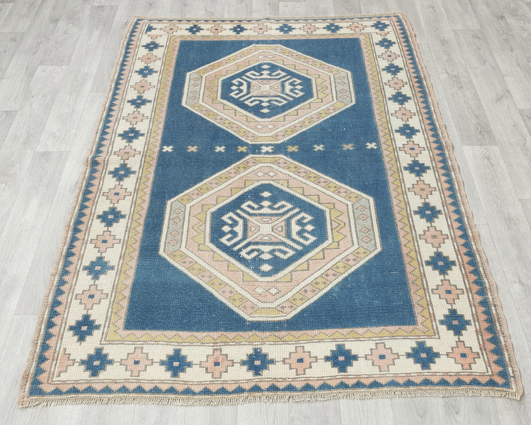 Blue Oushak Rug 4' 2" x 5' 8" | No. VR12355