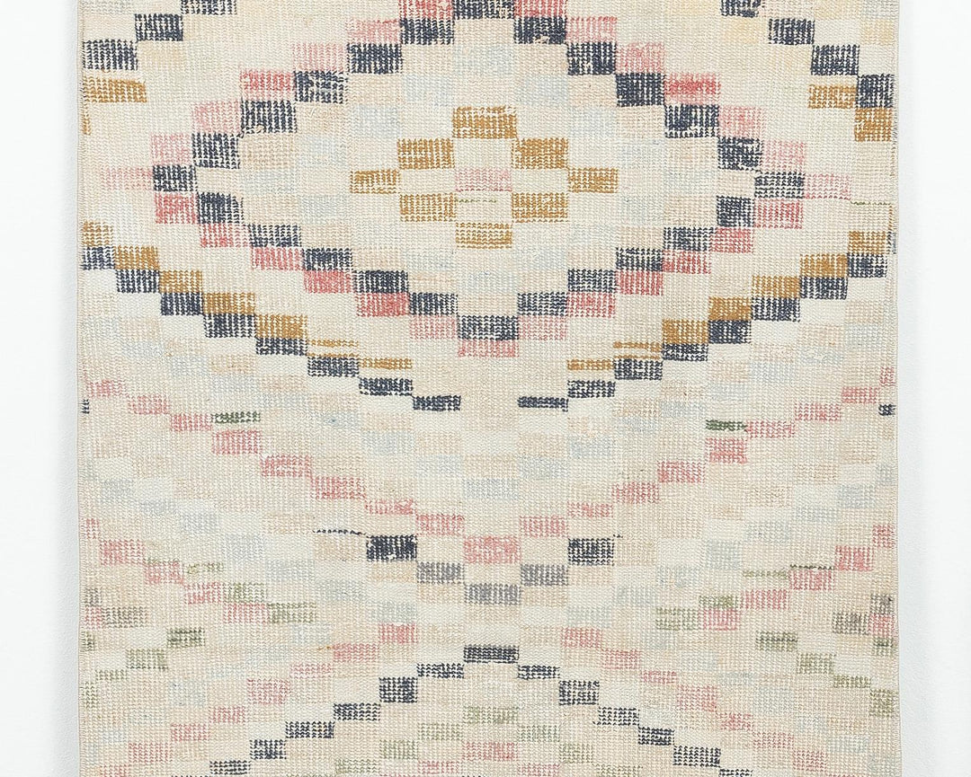 Beige Oushak Rug 2' 10" x 5' 2" | No. VR35091