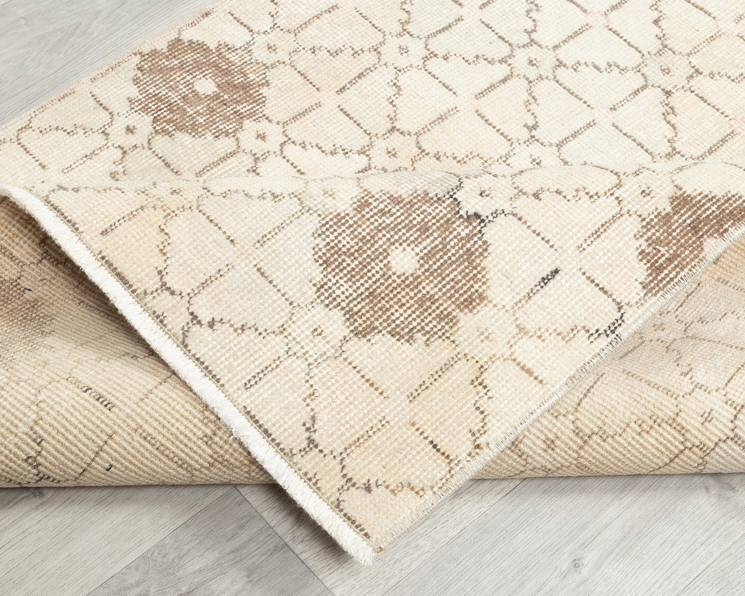 Beige Oushak Rug 3' x 6' 7" | No. VR87435