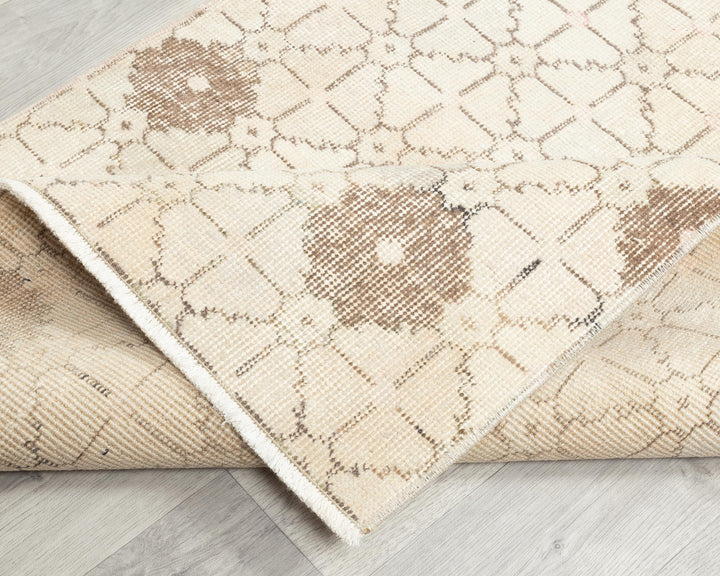 Beige Oushak Rug 3' x 6' 7" | No. VR87435