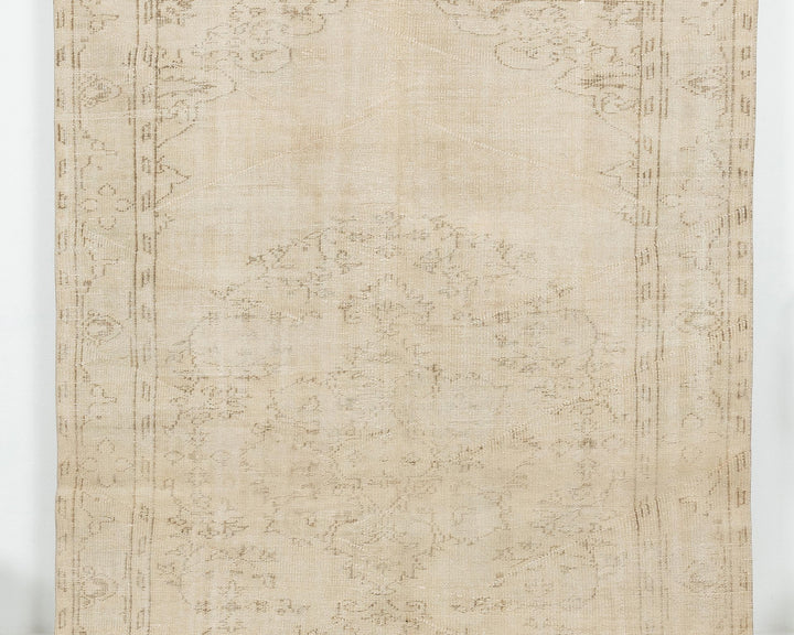 Beige Oushak Rug 6' x 10' | No. VR48946