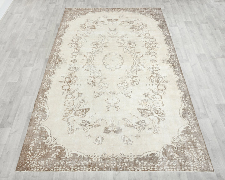Neutral Oushak Rug 6' 2" x 10' 1" | No. VR11553