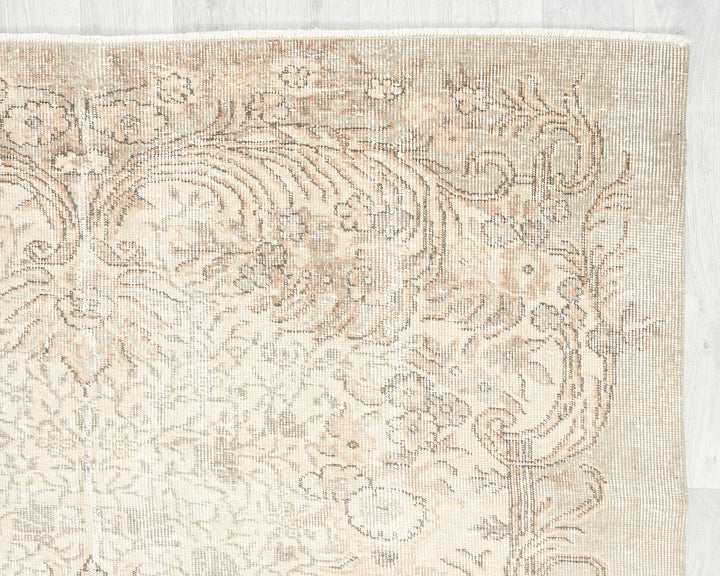 Neutral Oushak Rug 5' 4" x 8' 8" | No. VR58005