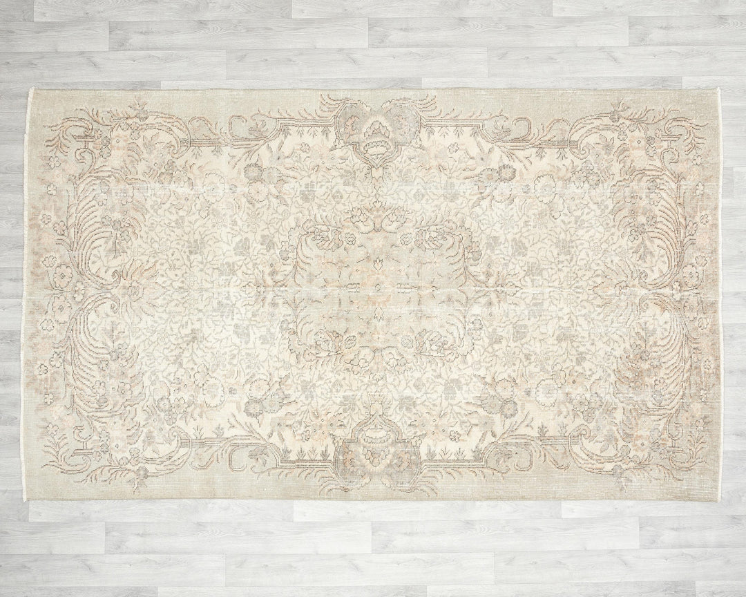 Neutral Oushak Rug 5' 4" x 8' 8" | No. VR58005