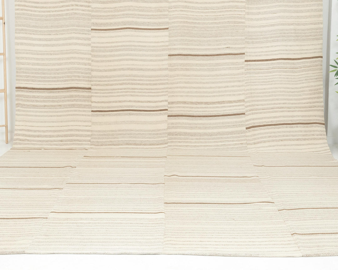 Beige Kilim Rug 9' 6" x 13' | No. VR63073