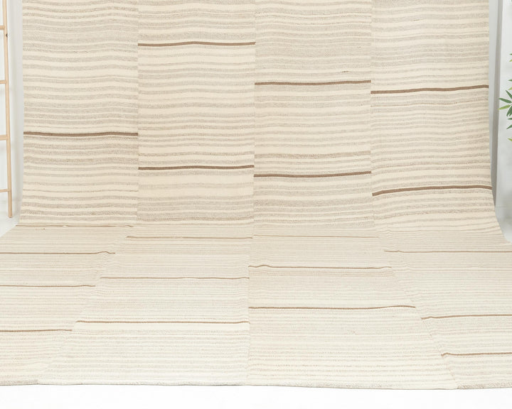 Beige Kilim Rug 9' 6" x 13' | No. VR63073