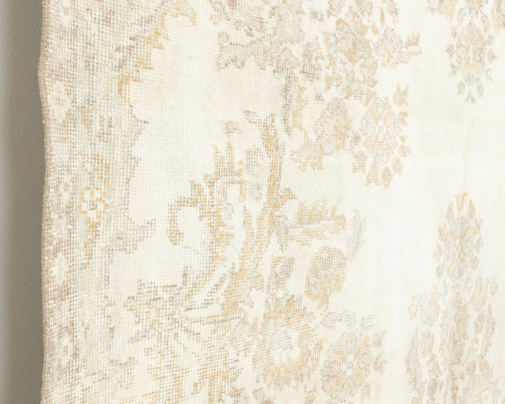 Beige Oushak Rug 5' 10" x 9' 10" | No. VR44617