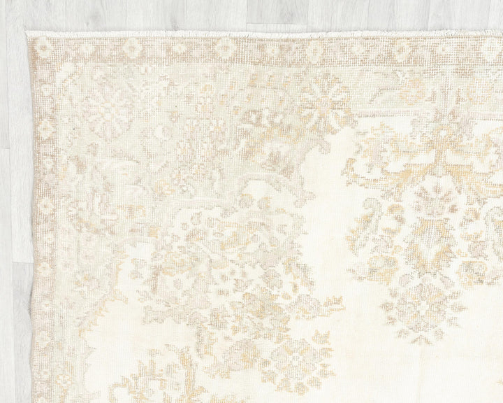 Beige Oushak Rug 5' 10" x 9' 10" | No. VR44617