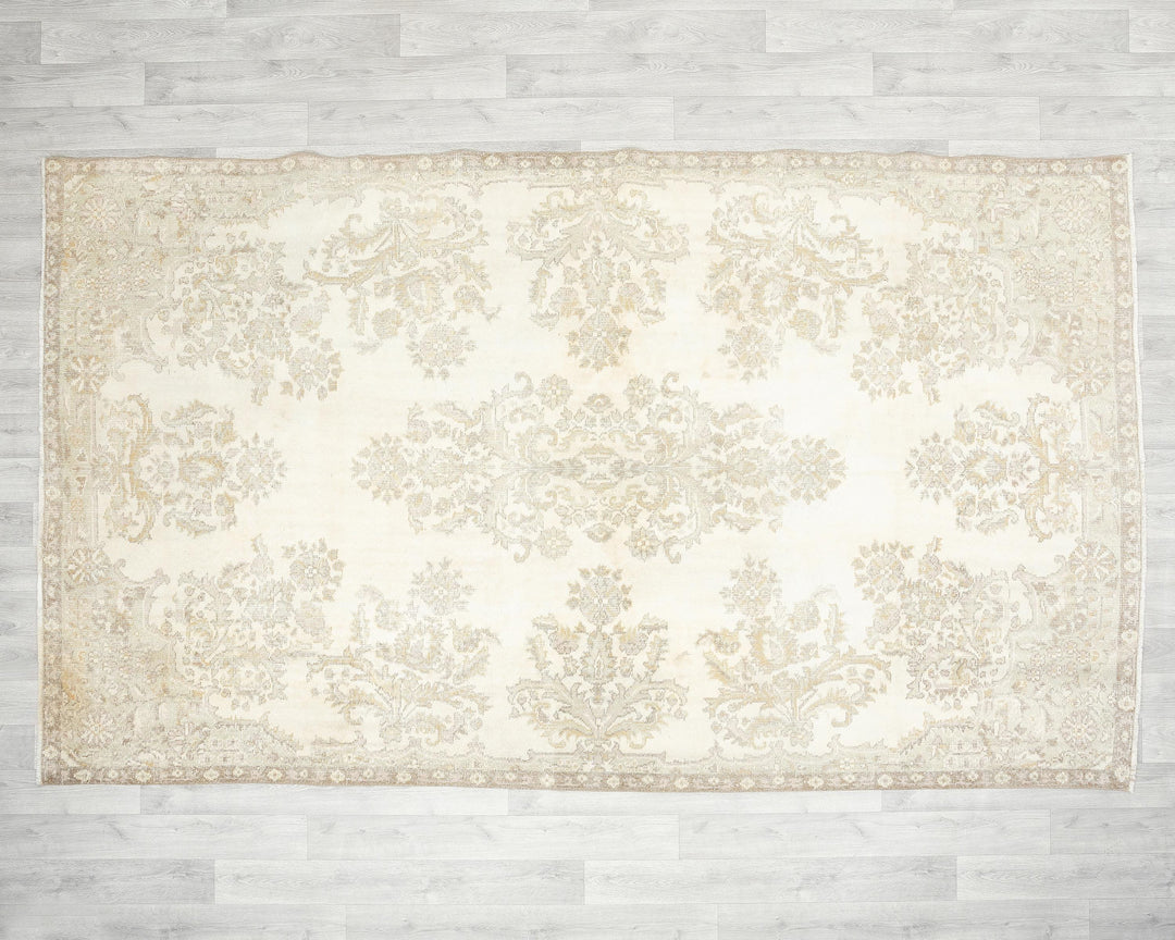 Beige Oushak Rug 5' 10" x 9' 10" | No. VR44617
