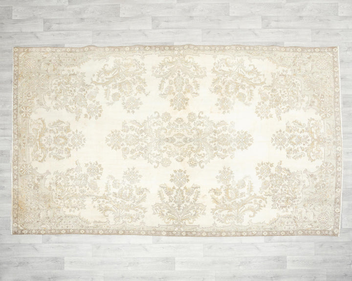 Beige Oushak Rug 5' 10" x 9' 10" | No. VR44617