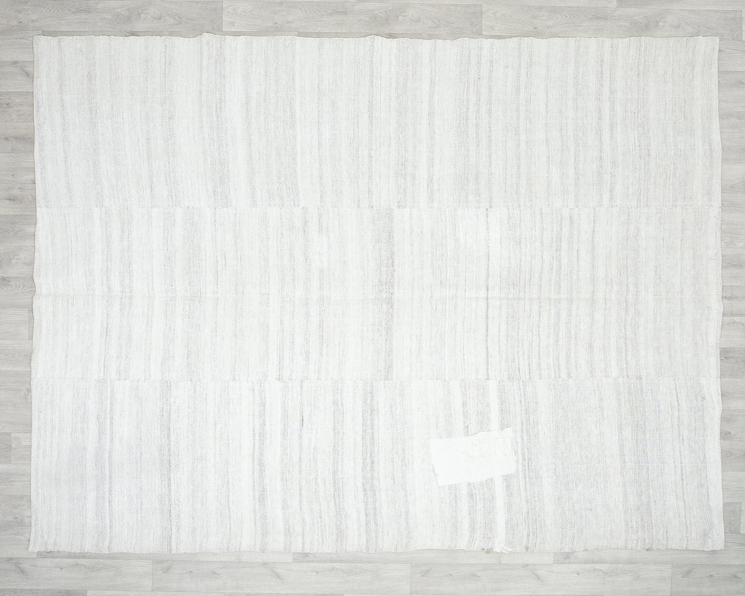 White Kilim Rug 6' 9" x 8' 7" | No. VR10327