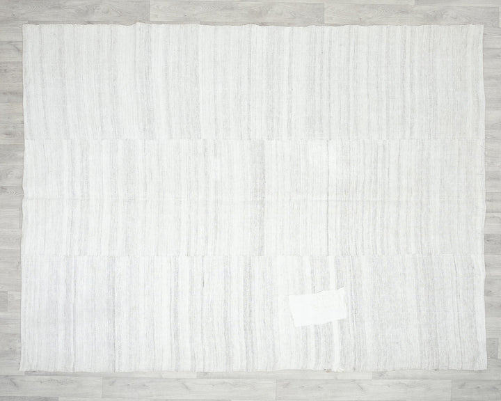 White Kilim Rug 6' 9" x 8' 7" | No. VR10327