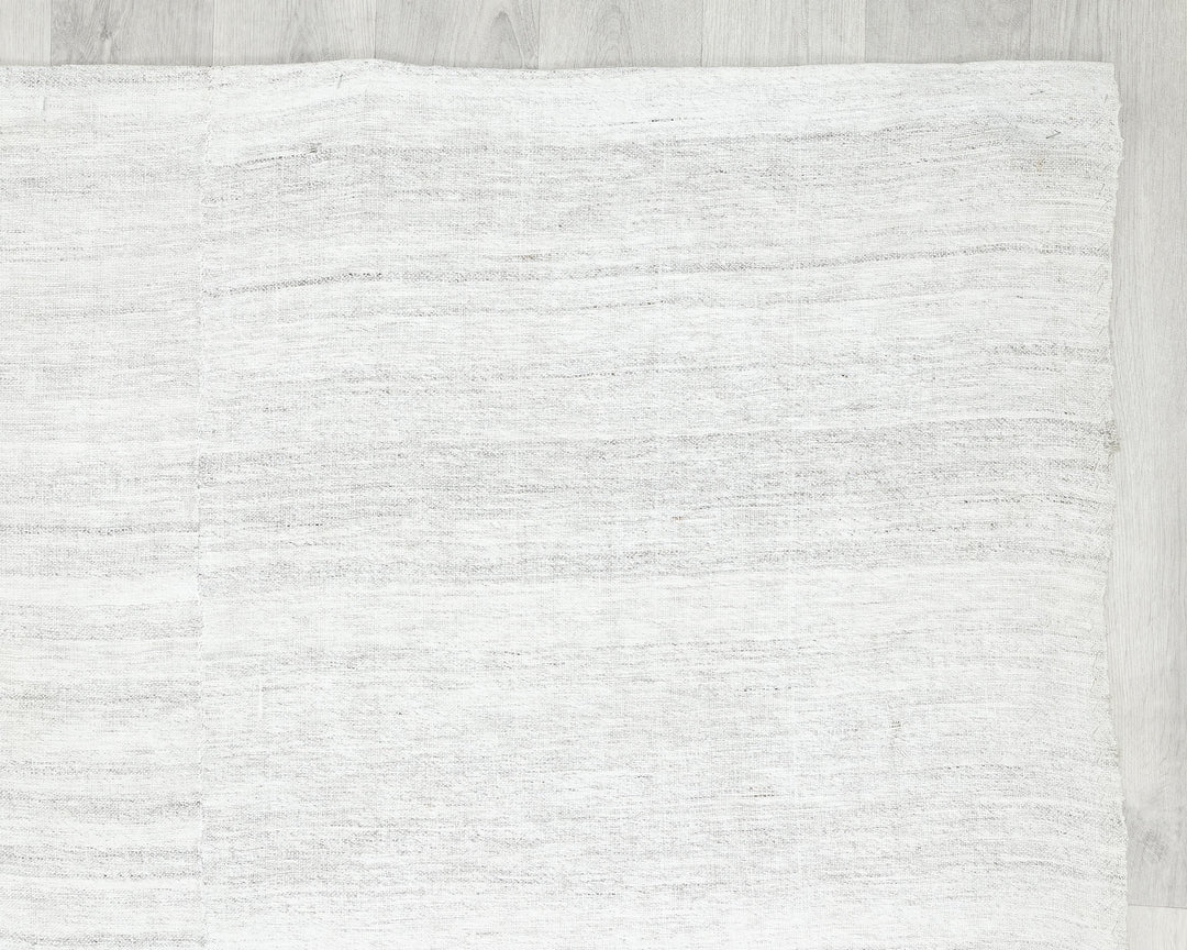 White Kilim Rug 6' 9" x 8' 7" | No. VR10327