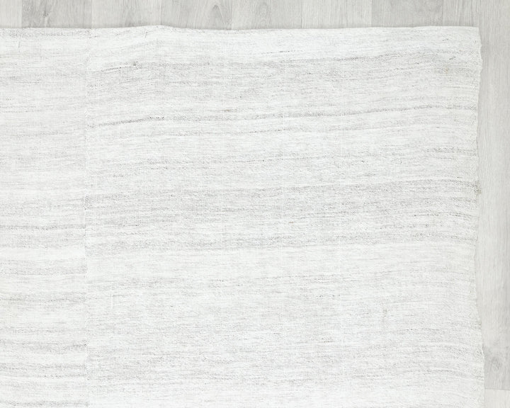 White Kilim Rug 6' 9" x 8' 7" | No. VR10327
