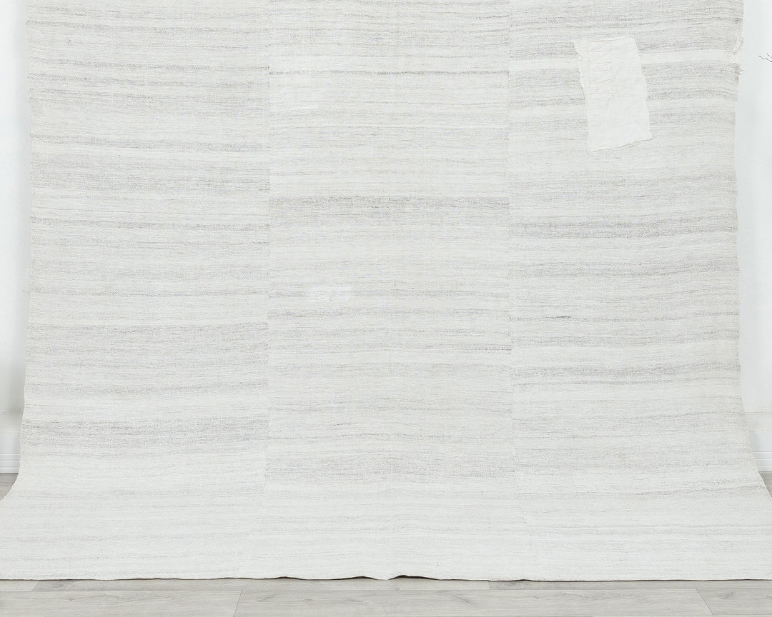 White Kilim Rug 6' 9" x 8' 7" | No. VR10327