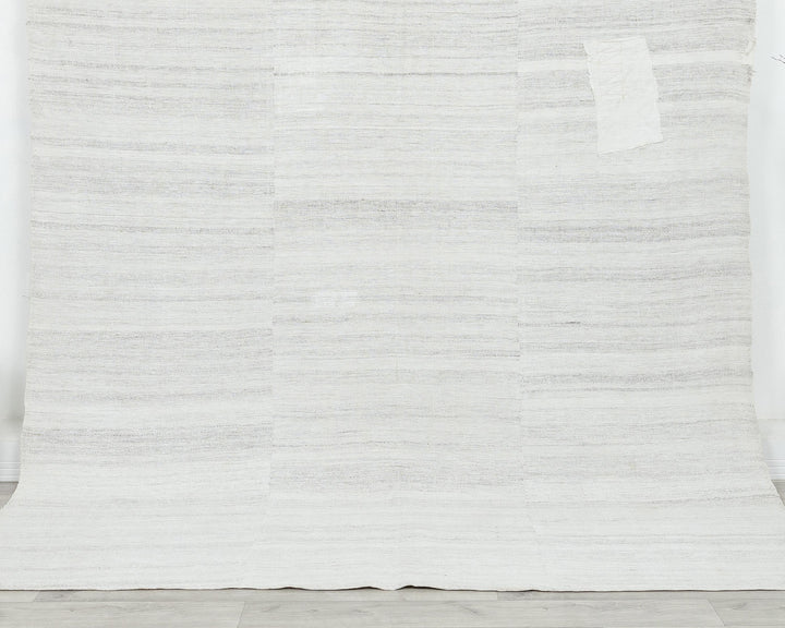 White Kilim Rug 6' 9" x 8' 7" | No. VR10327