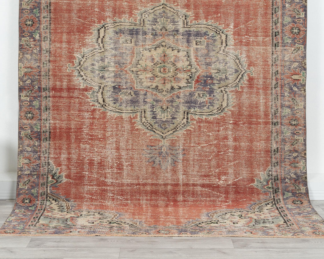 Faded Oushak Rug 5' 7" x 8' 4" | No. VR70848
