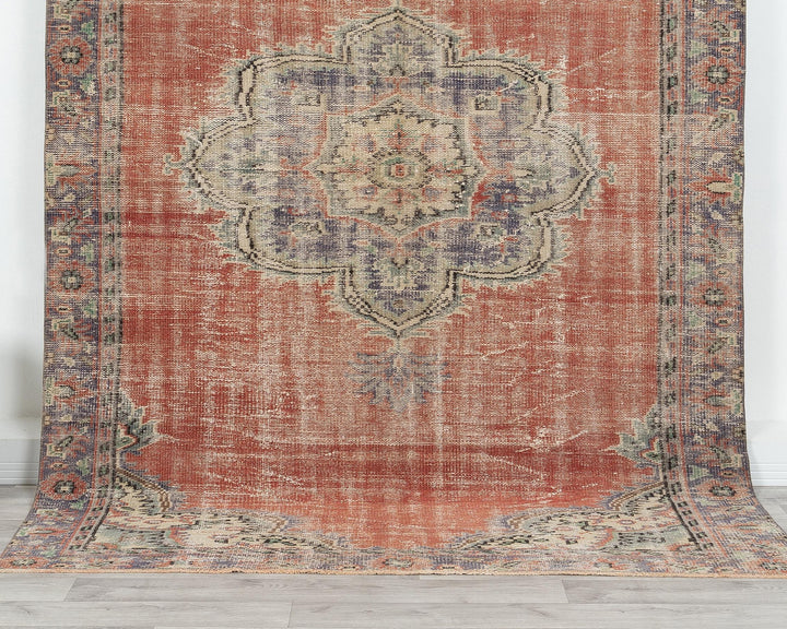 Faded Oushak Rug 5' 7" x 8' 4" | No. VR70848